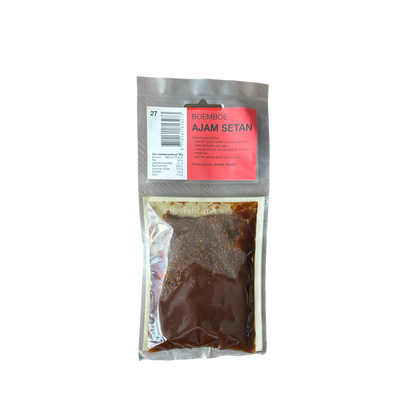 Vanka Kawat Kräuter- und Gewürzmischung Sari Rasa Bumbu Ayam Setan in einer Packung, mit Kräutern und Gewürzen sichtbar
