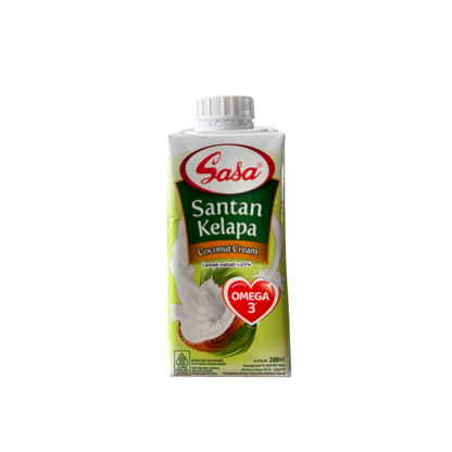Nesia Sasa Santan Kelapa Cair, cremige Kokosmilch für Kochen und Backen, in einer Dose mit weißer Flüssigkeit.