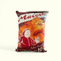 Knusprige Maicih Cassava Chips Level 10 von Nesia Food, Vorspeisen und Snacks, auf weißem Hintergrund, close-up Ansicht.
