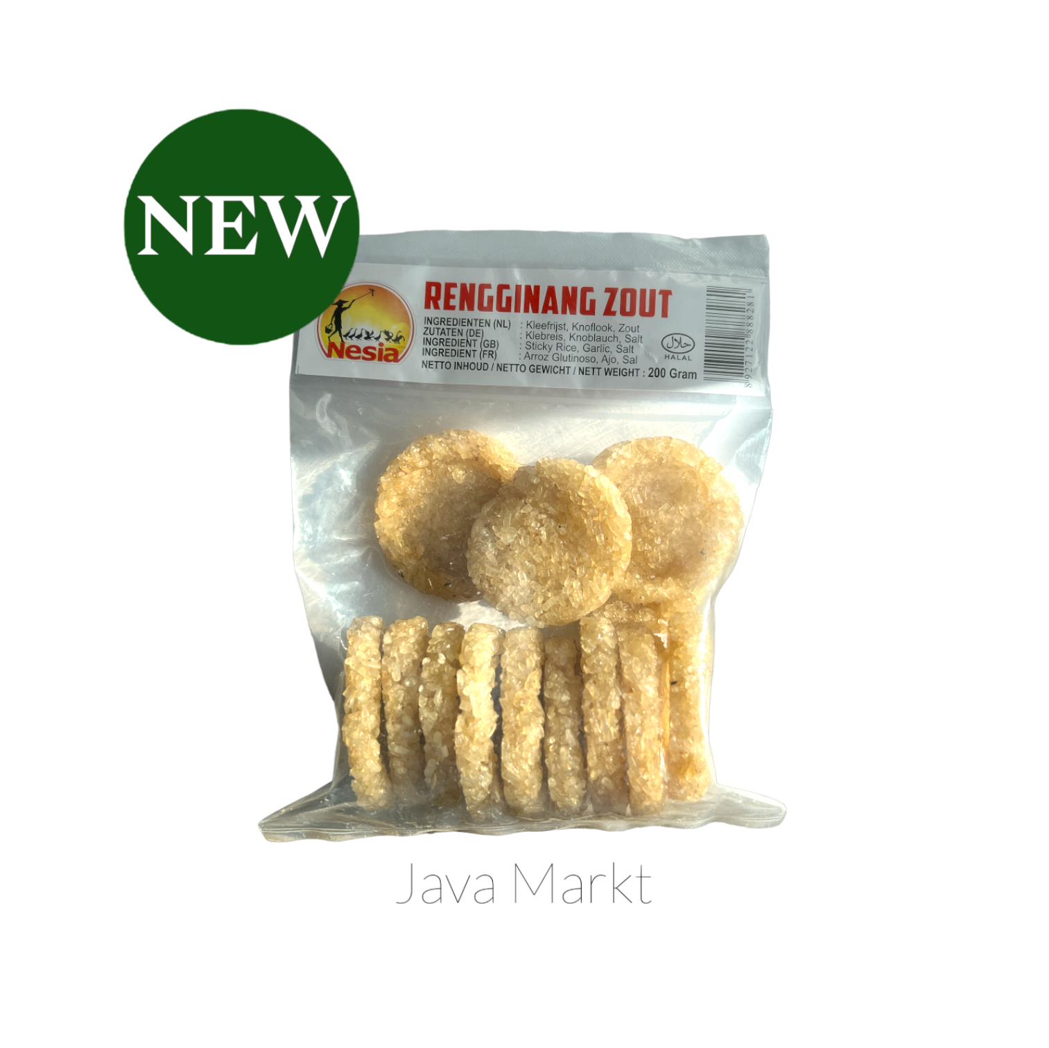 Ungebrannter Rengginang Asin Mentah, knuspriger indonesischer Kerupuk von Nesia Food, auf weißem Hintergrund.